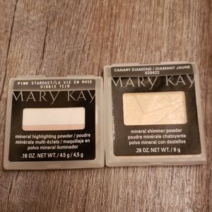 Highlighter and shimmer powder